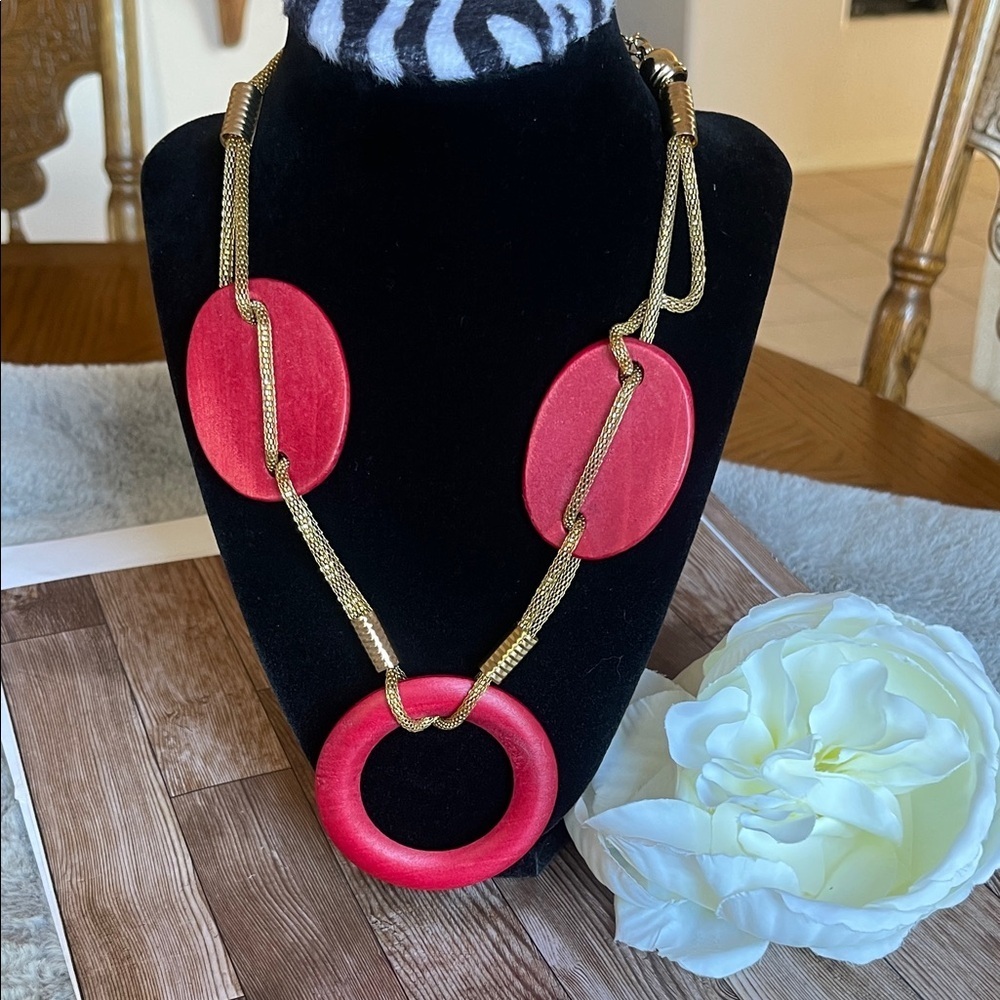 Chic Red and Gold Necklace
